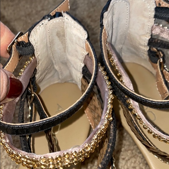 sandals - Picture 8 of 12